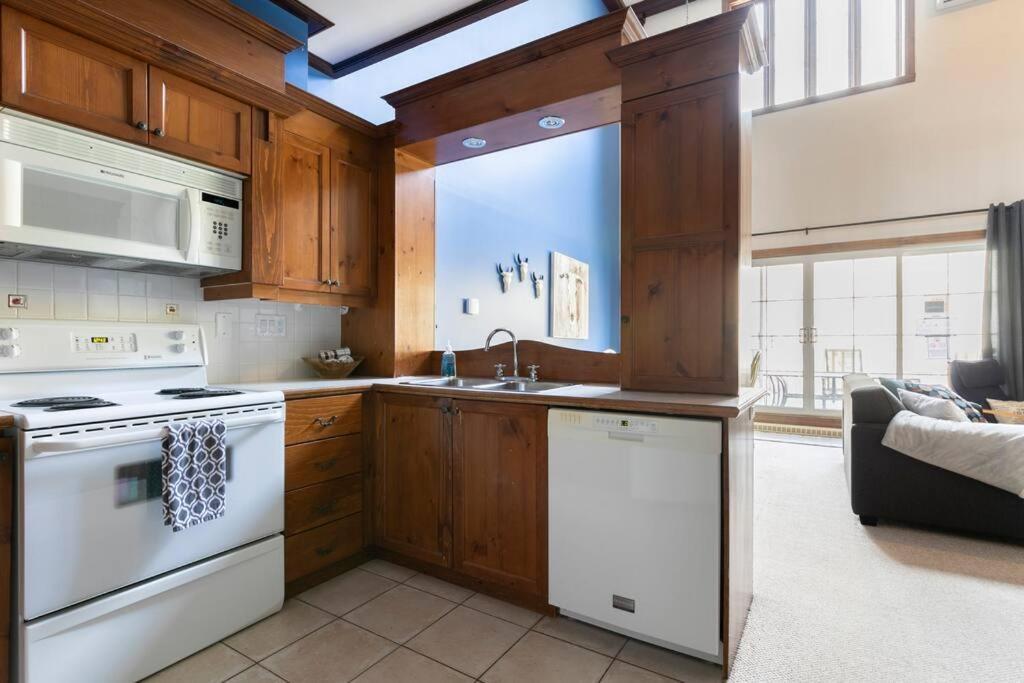 3 Bedroom On Golf Le Geant, Access In The Mountain Apartment *