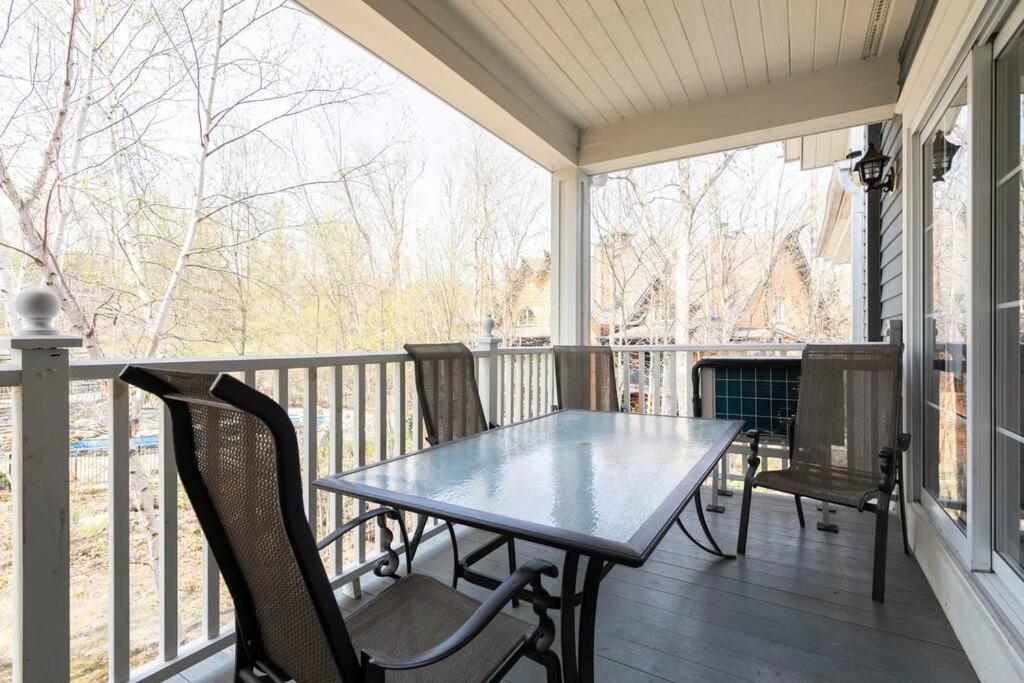 3 Bedroom On Golf Le Geant, Access In The Mountain Apartment Mont-Tremblant