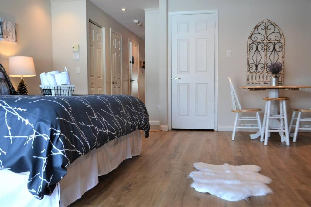 Beautiful With Superb Mountain View. * Mont-Tremblant
