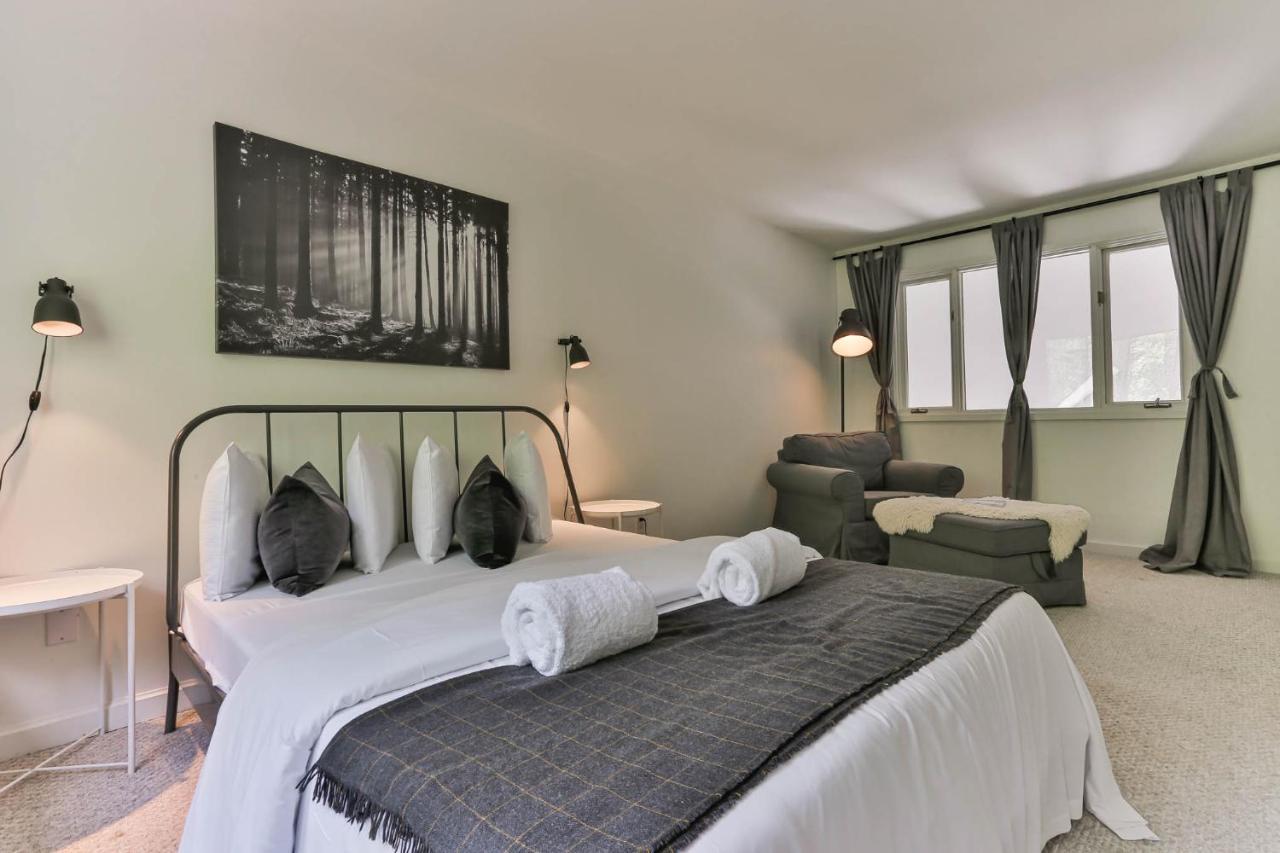 4 Storey Inout Mountain In Tremblant Holiday home *