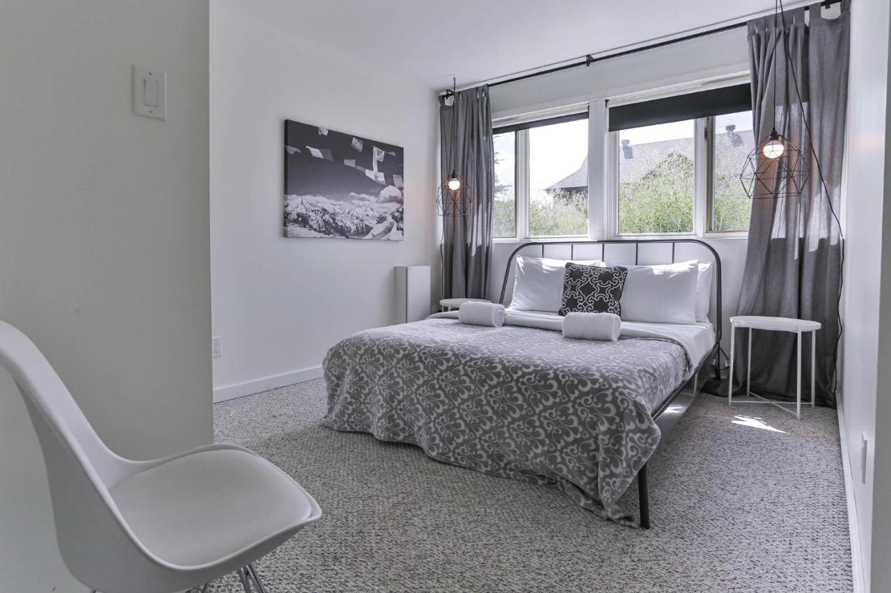 4 Storey Inout Mountain In Tremblant * Mont-Tremblant