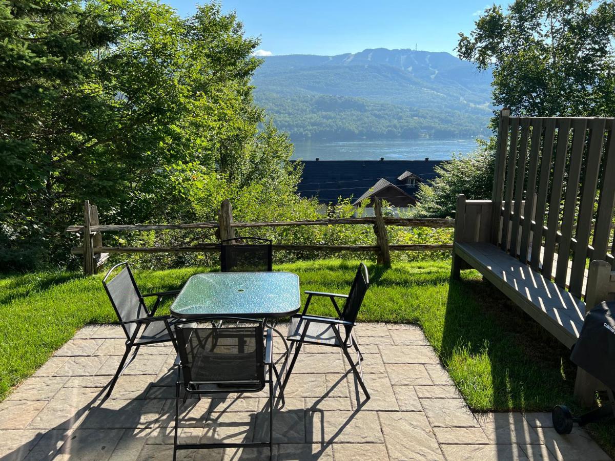 Front View On Lake Tremblant &mountain Apartment
