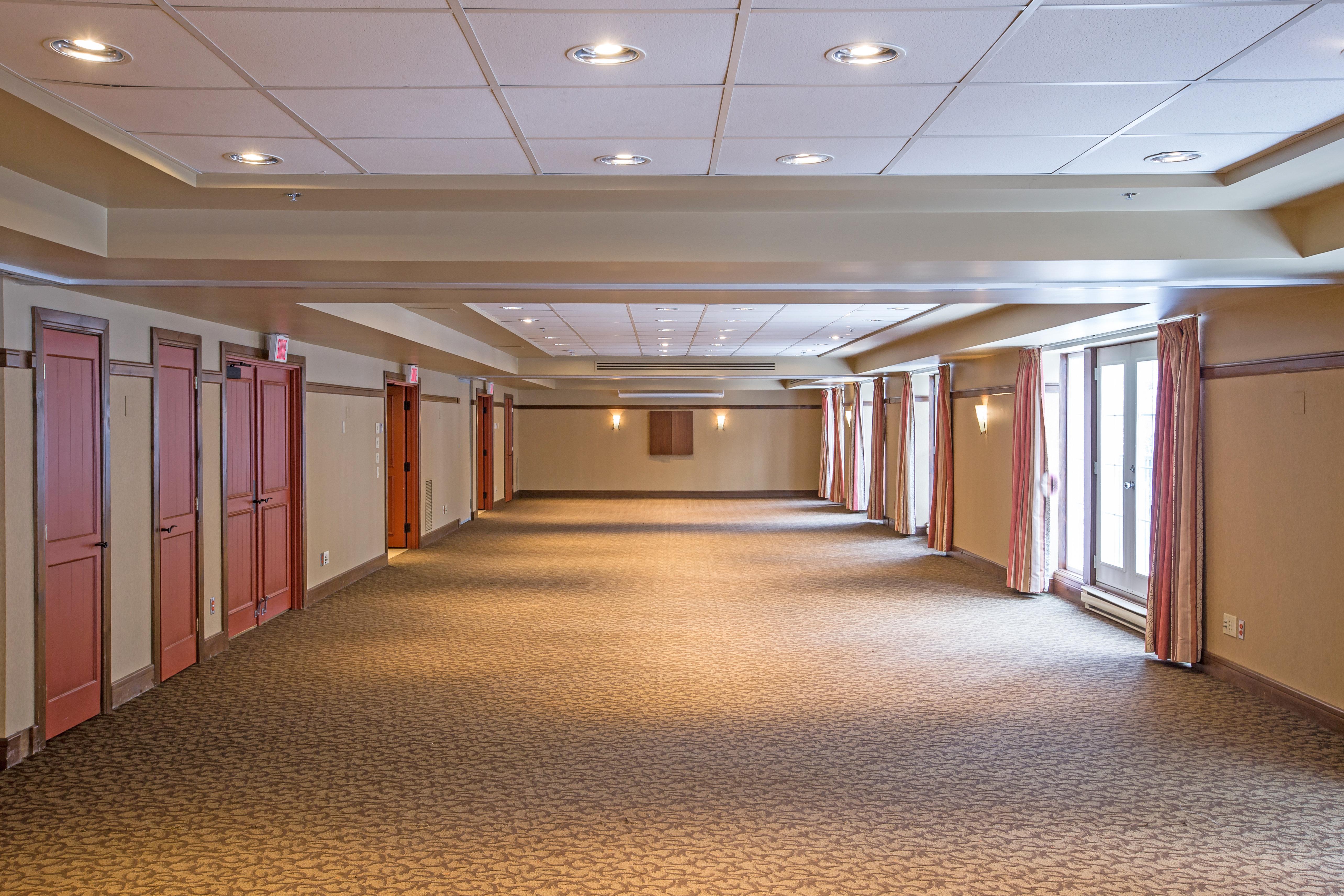 Express & Tremblant By Ihg