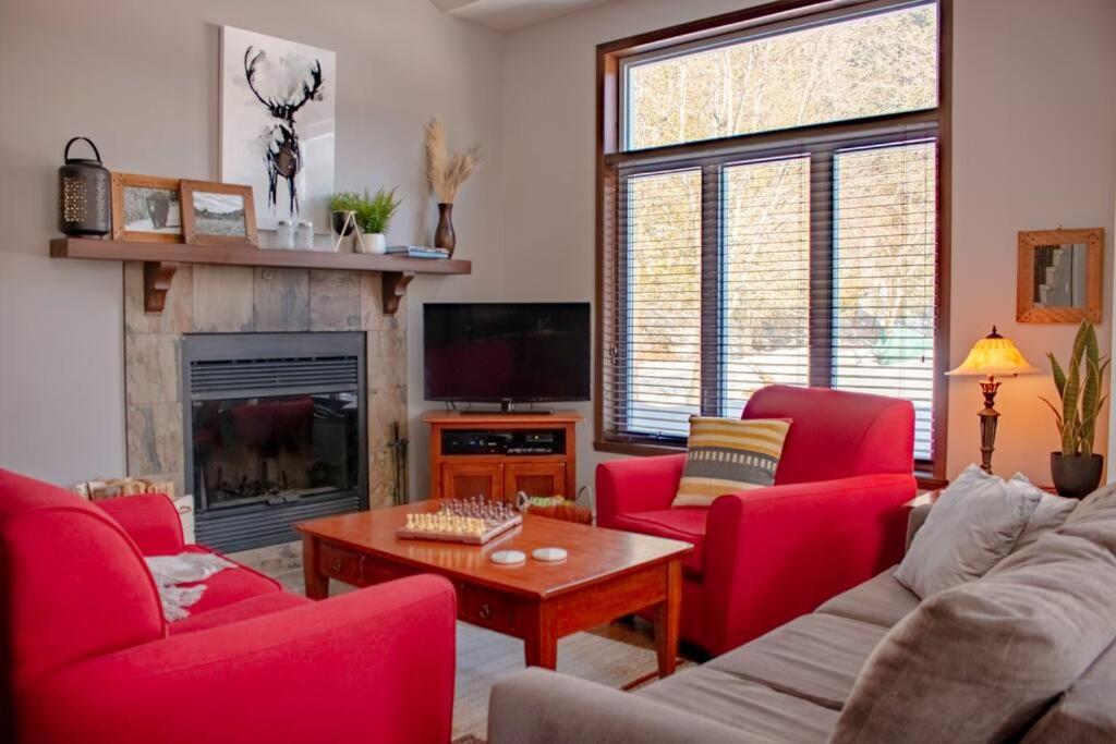 Townhouse In Tremblant Apartment