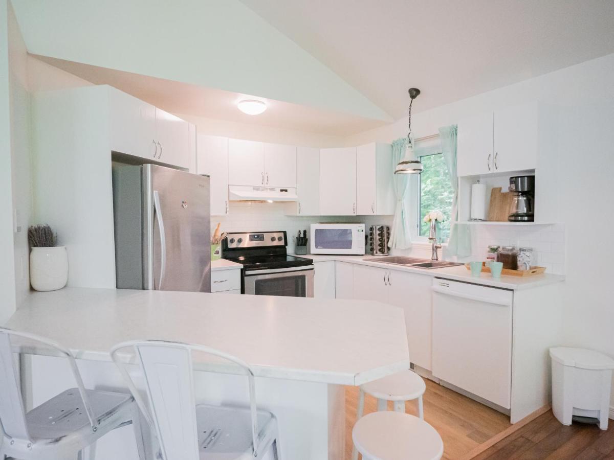 French Countryside Chic 2-bedroom Chalet * Mont-Tremblant