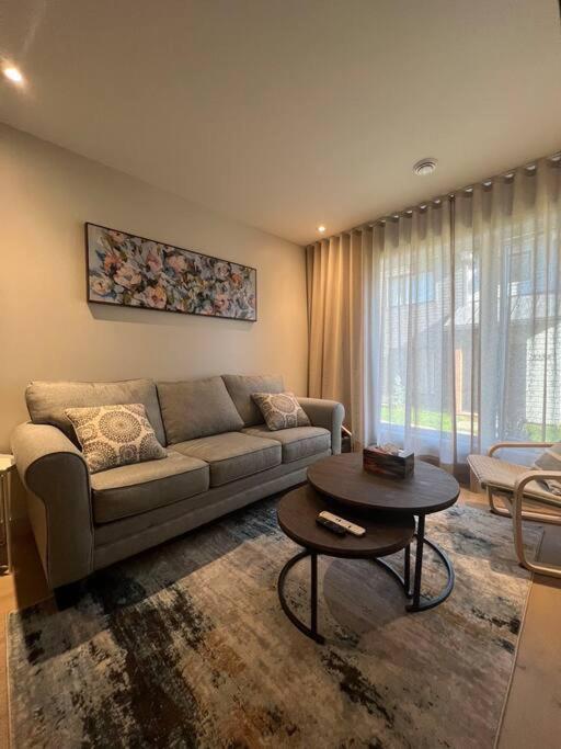 Jasmin Townhouse Moore, * Mont-Tremblant