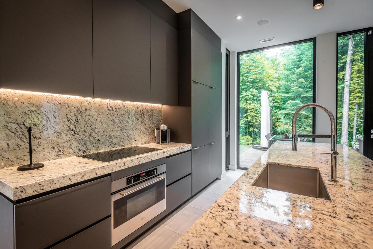 Luxurious Heaven Tremblant-4 Bdrs W Hottub Chalet Mont-Tremblant