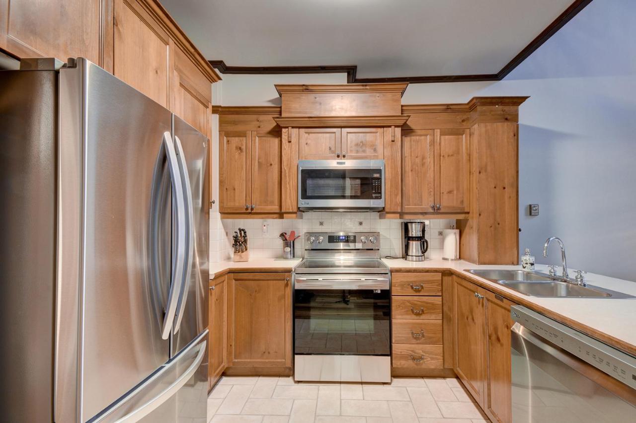 Les Manoirs Wpool & Hot Tub Near Village 120-8 Holiday home Mont-Tremblant