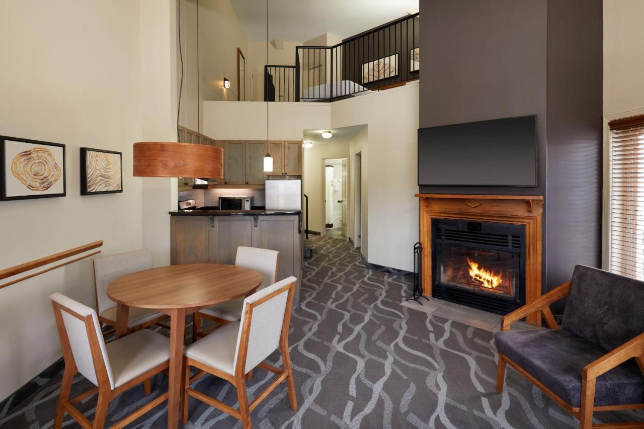 By Marriott Tremblant Manoir Labelle