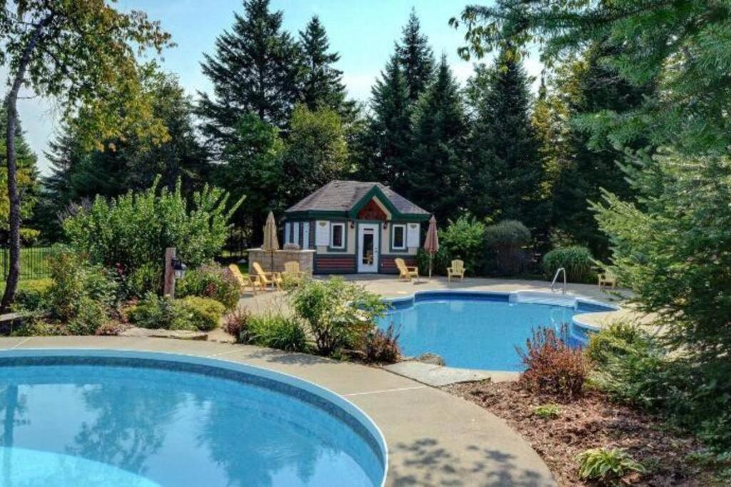 Excellent Townhome On Golf Course W/3 Bdrm 2 Bath Holiday home Mont-Tremblant
