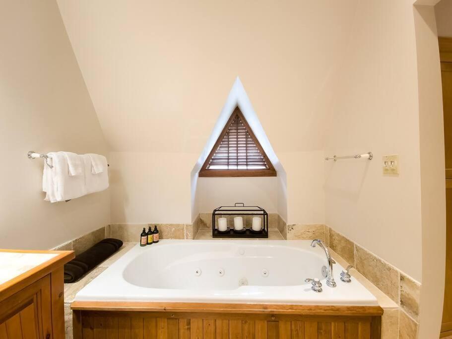 Tremblant Prestige - Plateau 202-5