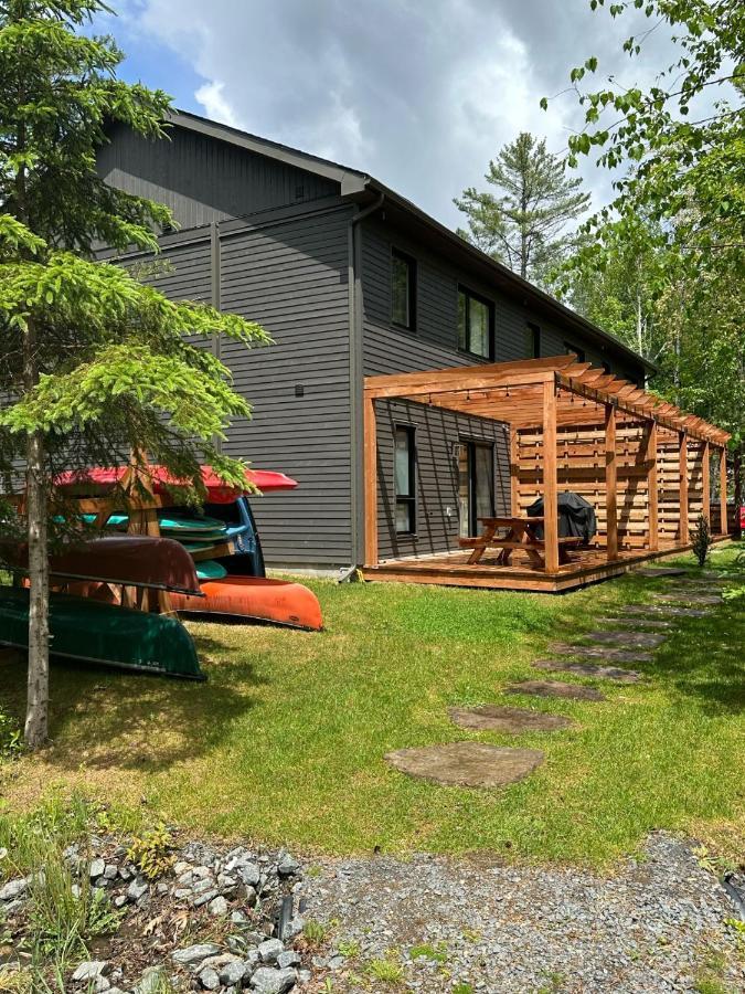 Manitonga Hostel *