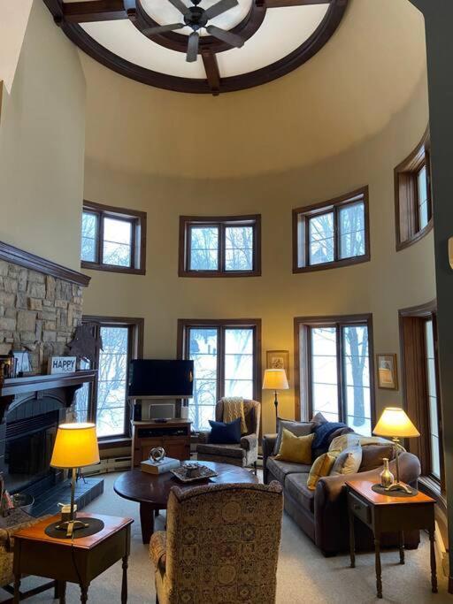 Tremblant Luxury Mountain Getaway *