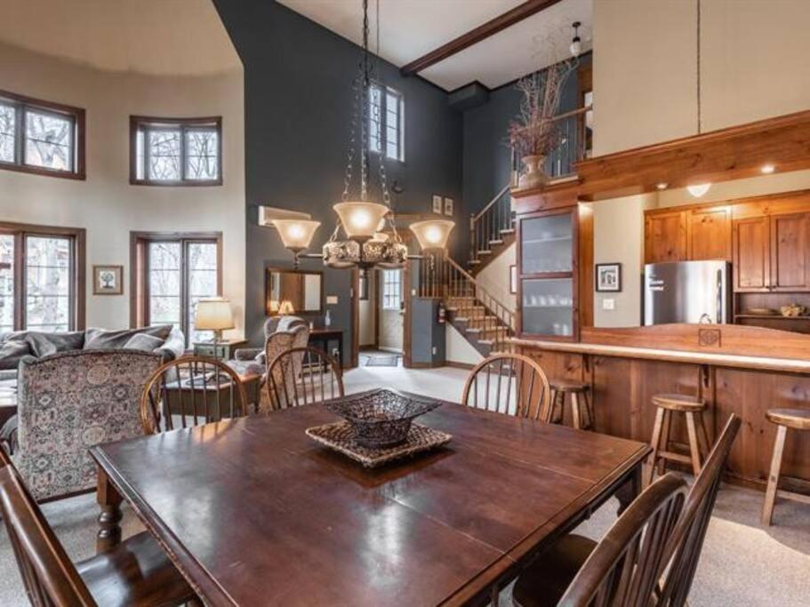Tremblant Luxury Mountain Getaway * Mont-Tremblant