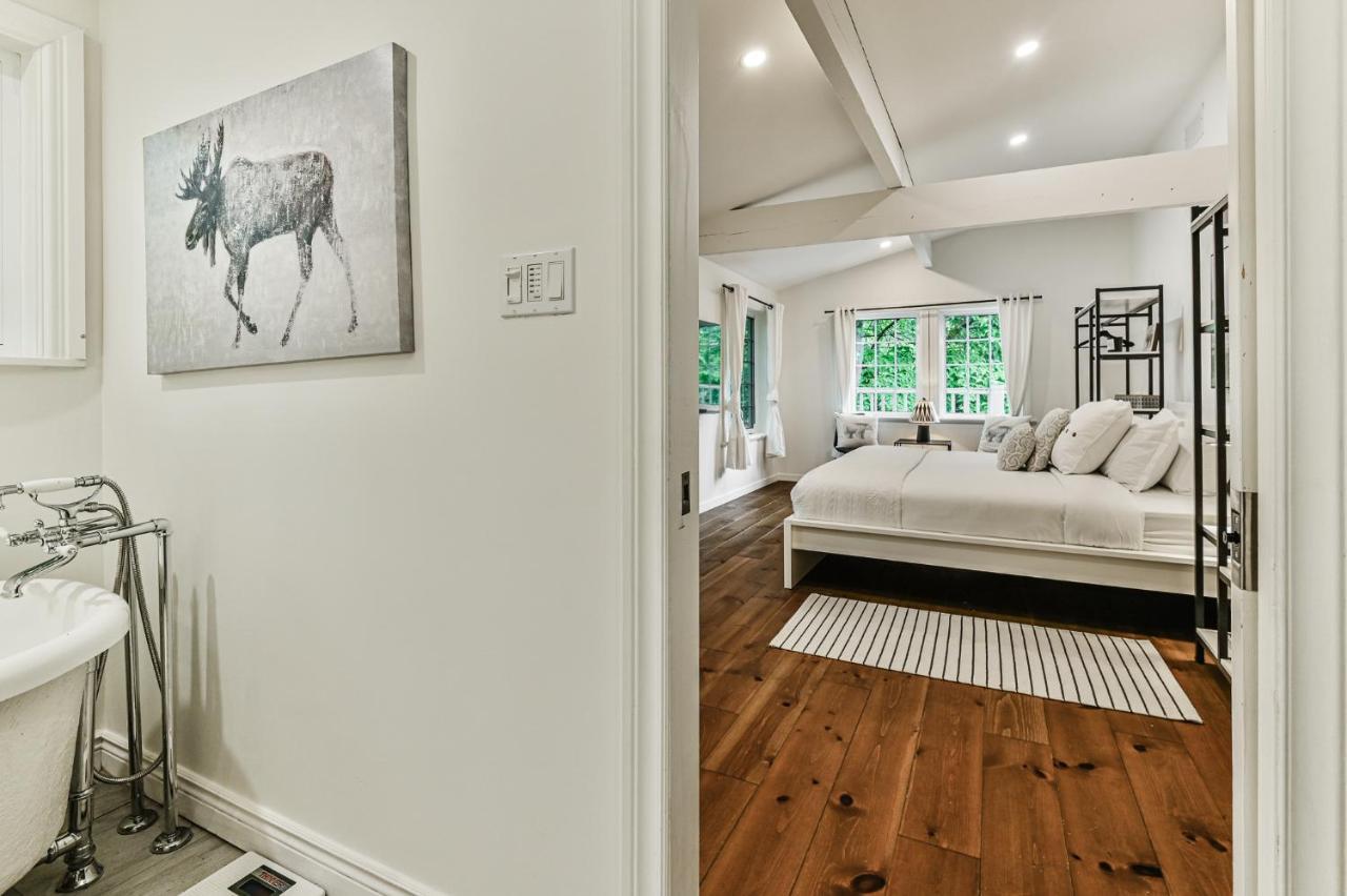 2669 Chemin Du Village - Mountain W Hot Tub & Sauna Next To Village Holiday home *