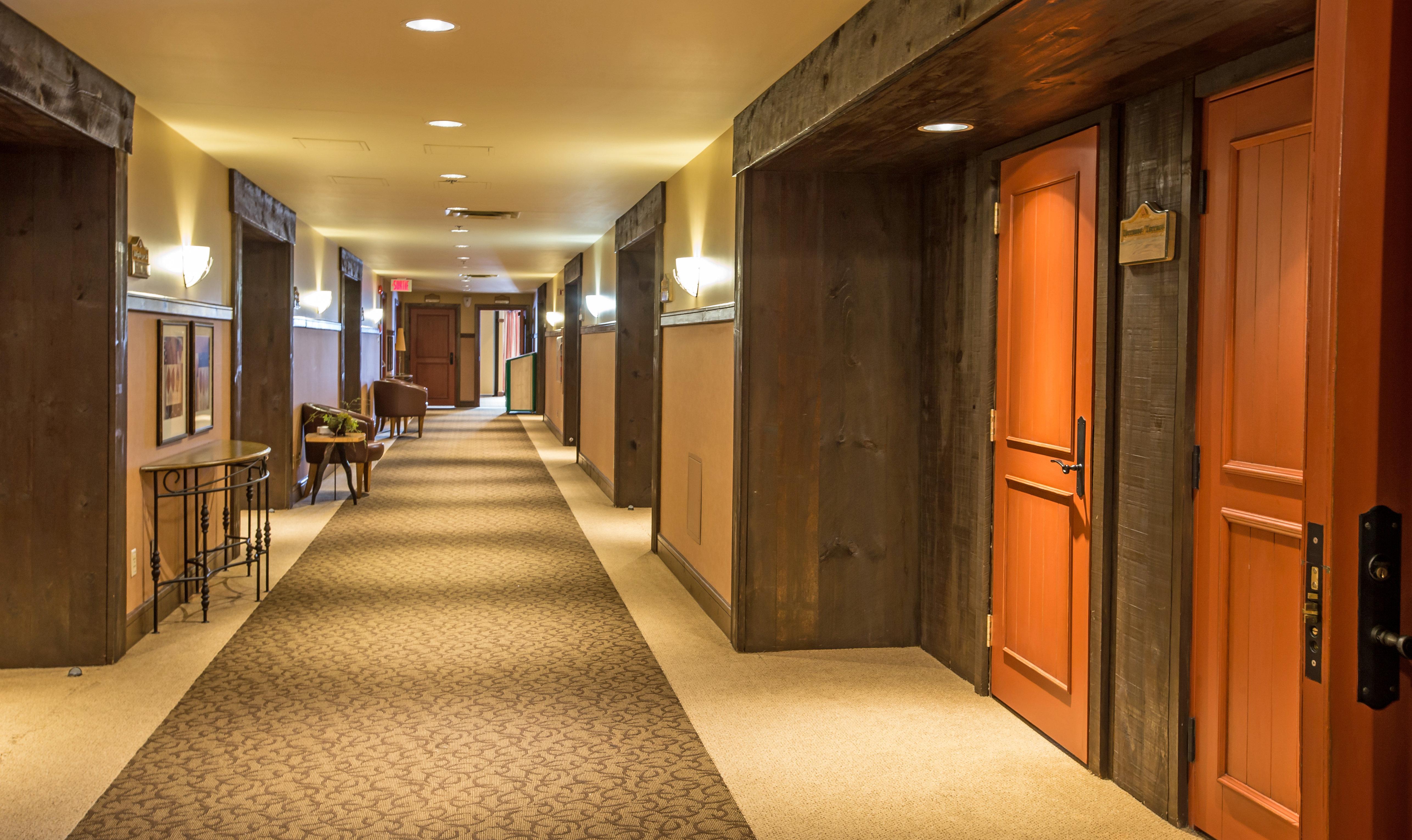 Resort Express & Tremblant By Ihg Mont-Tremblant