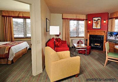 By Marriott Tremblant Manoir Labelle Hotel Mont-Tremblant