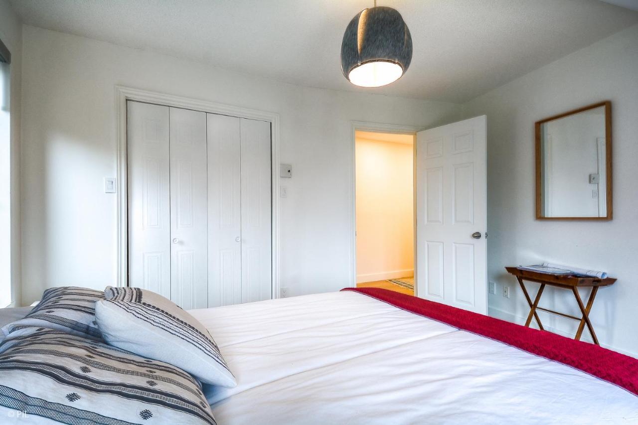 Huge 3 Bedroom With A View Apartment