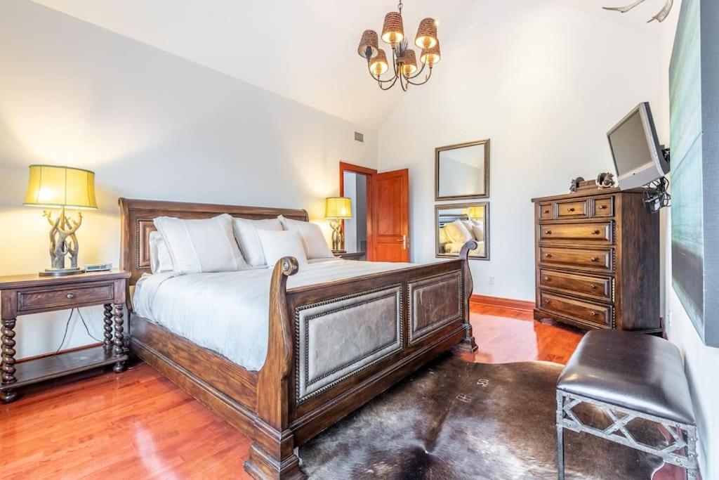 Chalet In/ski Out Luxury Tremblant *