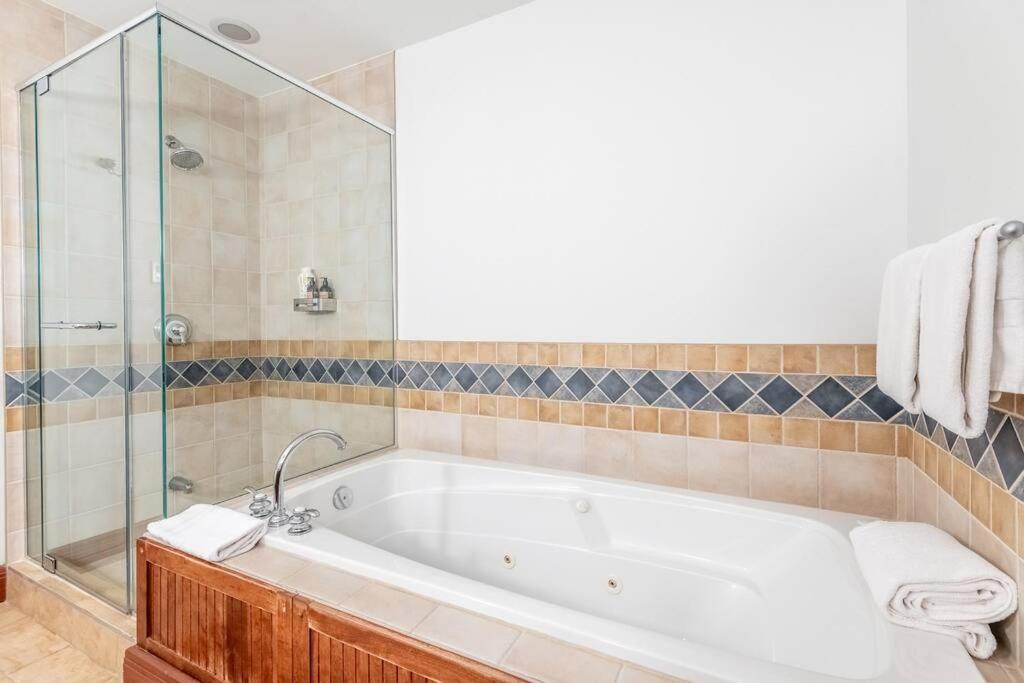 In/ski Out Luxury Tremblant Chalet *