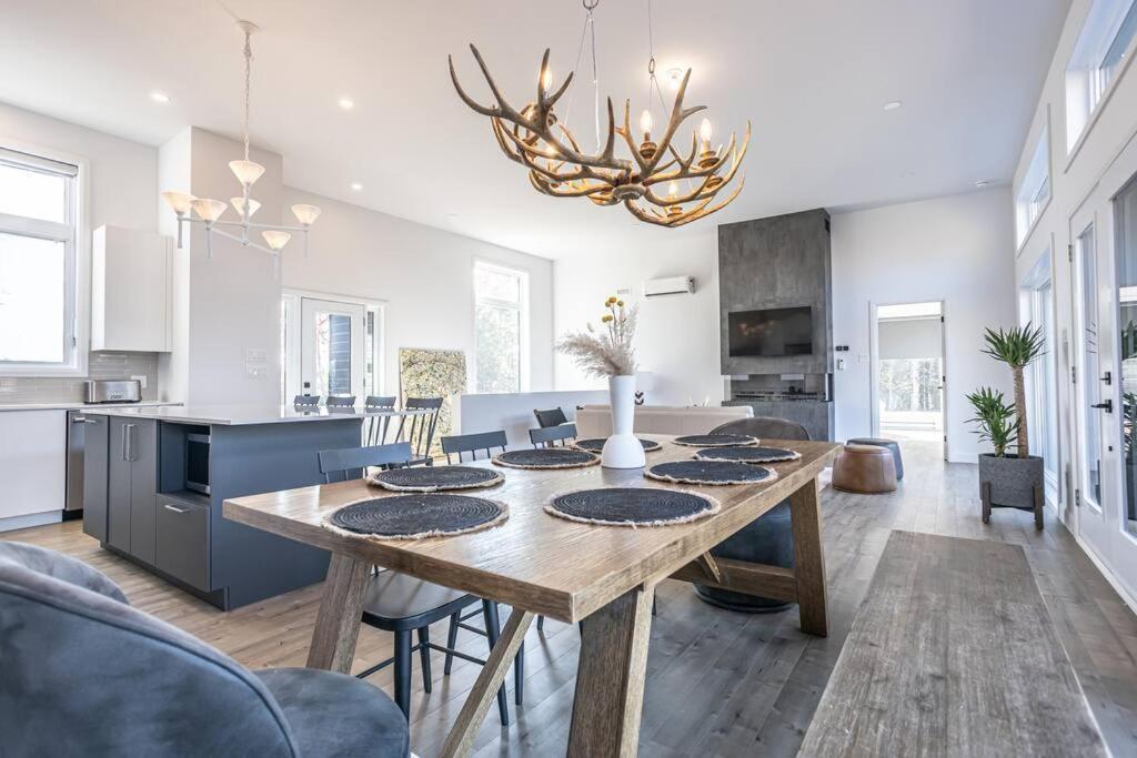 New Family For 12 People And Tremblant Chalet