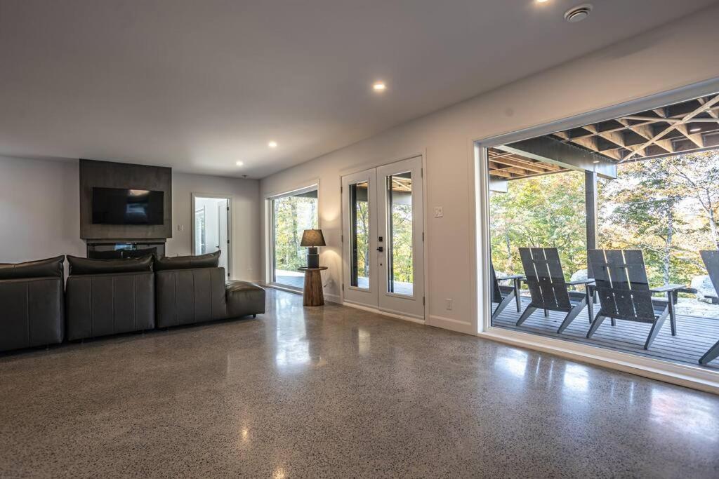 Chalet New Family For 12 People And Tremblant