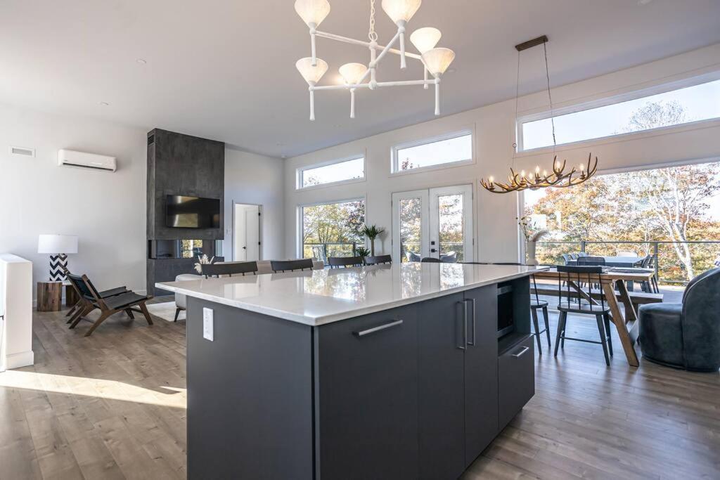 Chalet New Family For 12 People And Tremblant *