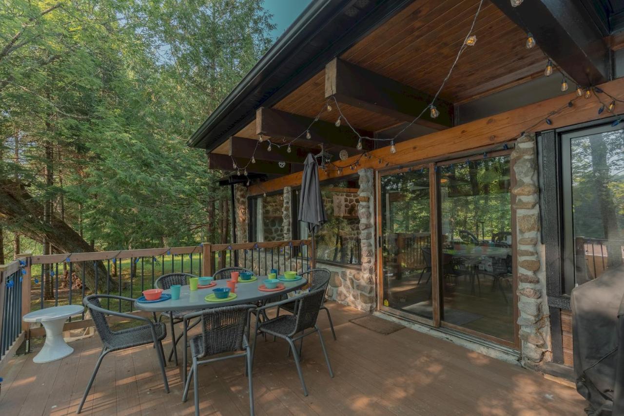 The Phoenix - Riverside With Chalet