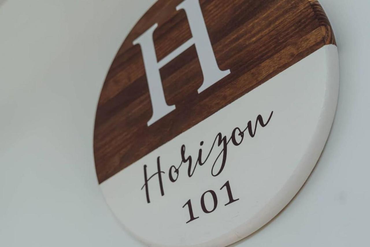 101 Horizon - 3 Bdrs Tremblant Ski In Out Plus Spa & Sauna Holiday home