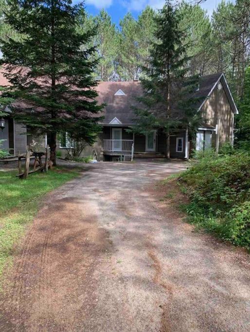 Cozy Chalet In The Forest