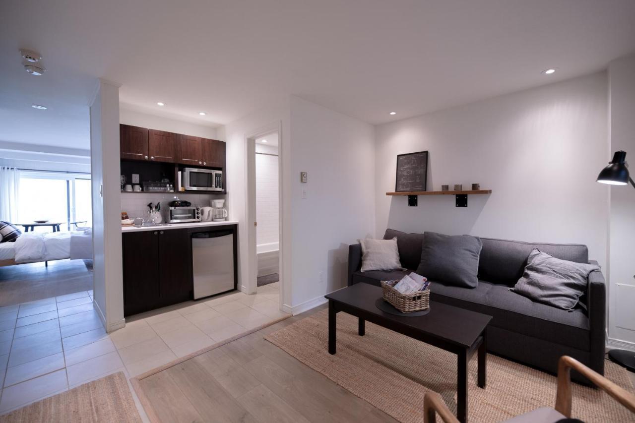 Holiday home Amazing Lakemountain View 5min To Tremblant431