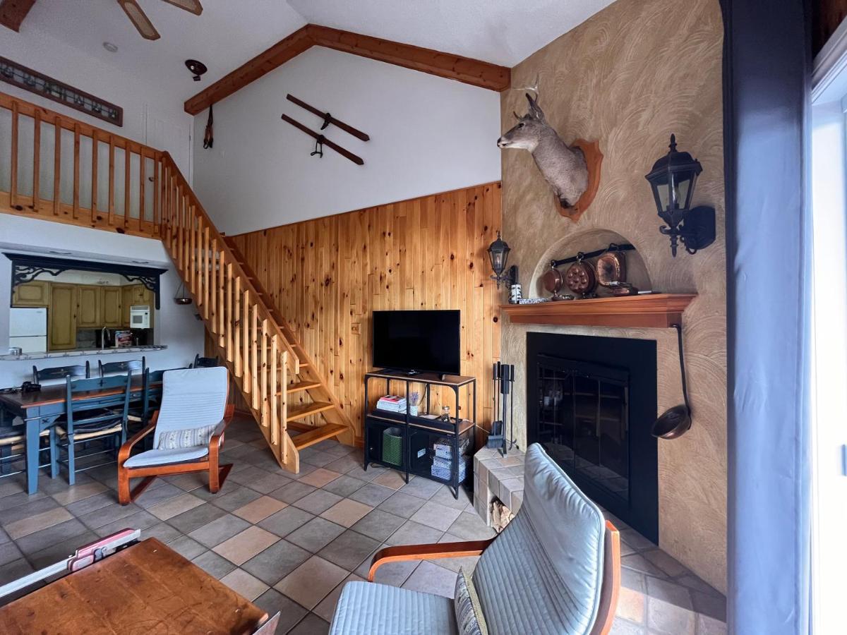 Apartment Cozy 2 Bedrooms With Stunning Tremblant Mountain And Lakeview *