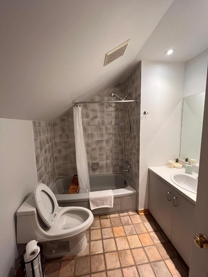 Cozy 2 Bedrooms With Stunning Tremblant Mountain And Lakeview Apartment *