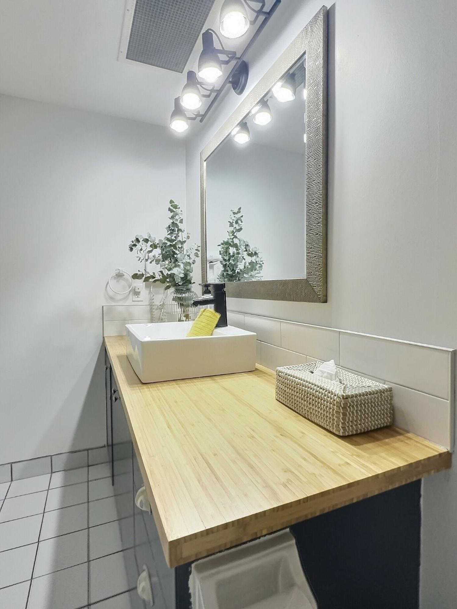 The Sunbeam Apartment *