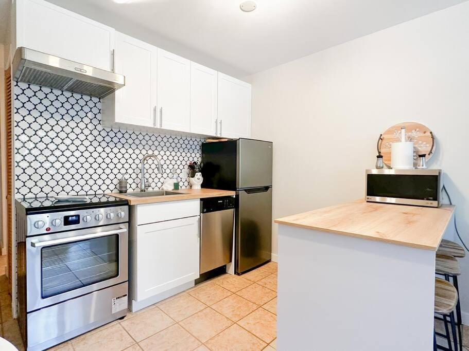 The Alpine Nest - 3 Beds - 4 Guests - Free Parking - Pool Apartment *