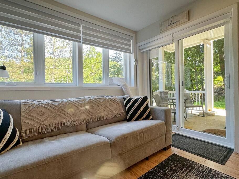 The Alpine Nest - 3 Beds - 4 Guests - Free Parking - Pool *