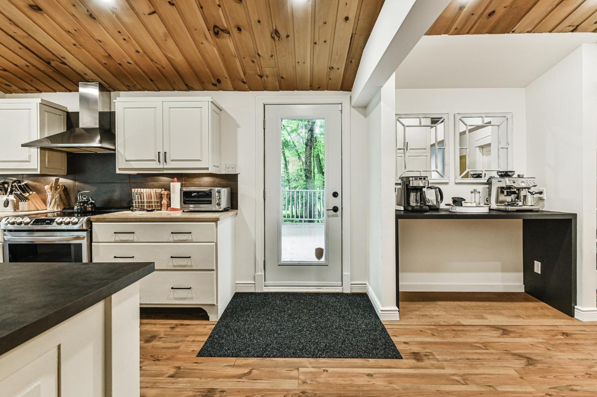 2669 Chemin Du Village - Mountain W Hot Tub & Sauna Next To Village * Mont-Tremblant