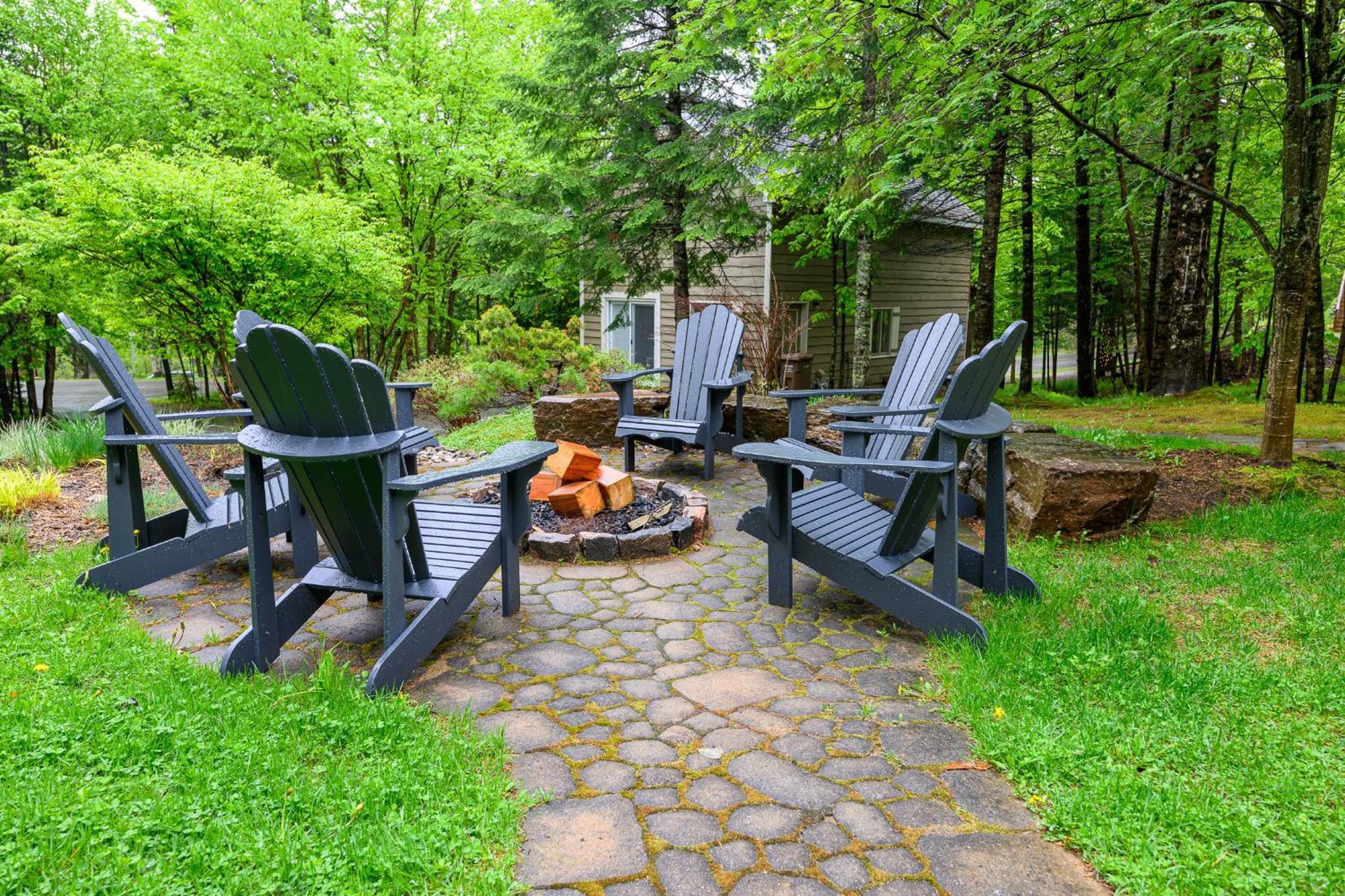 2669 Chemin Du Village - Mountain W Hot Tub & Sauna Next To Village Holiday home *