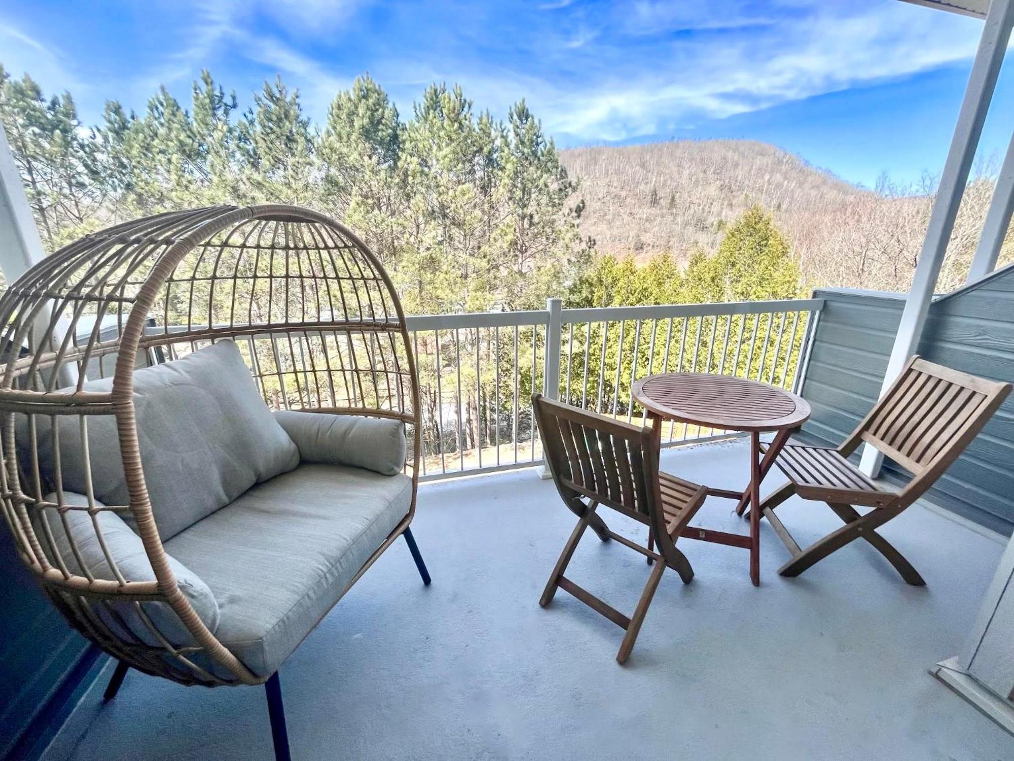 Moderne, Escapade Vacance, Vue Sur Montagnes Apartment Mont-Tremblant