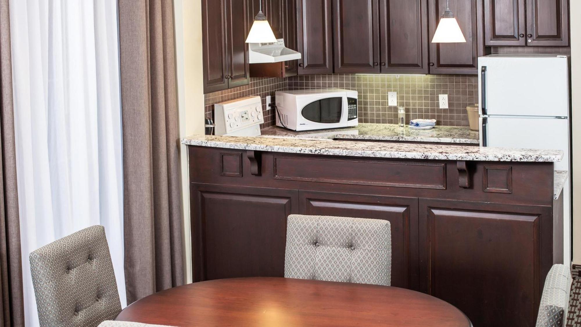 Resort Express & Tremblant By Ihg Mont-Tremblant