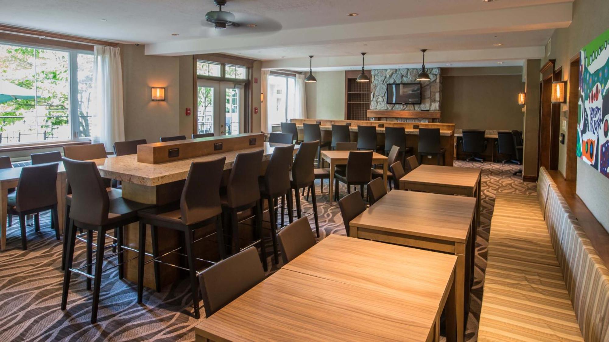 Express & Tremblant By Ihg 4*