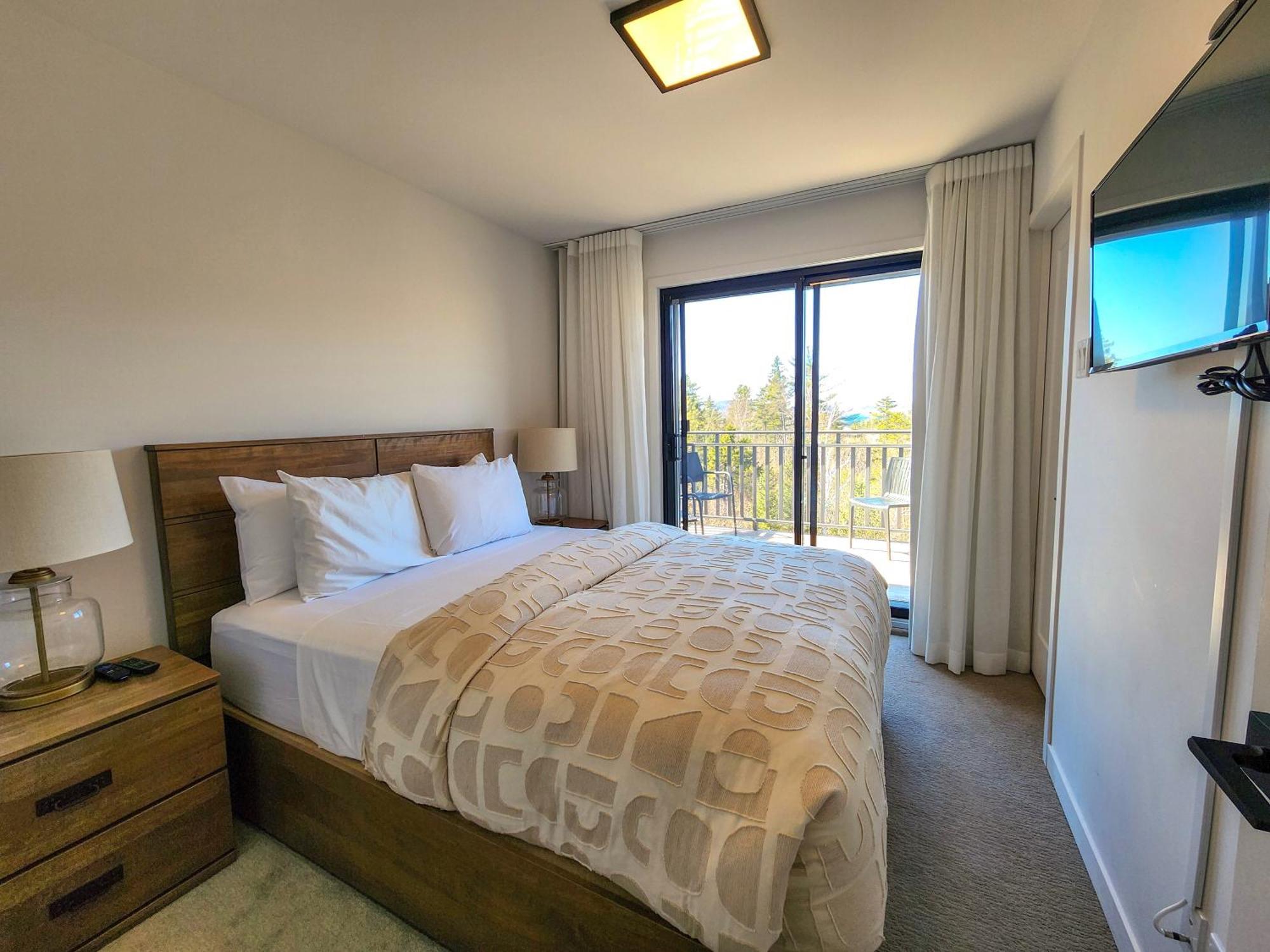 Tremblant Prestige - Les Eaux 215-8