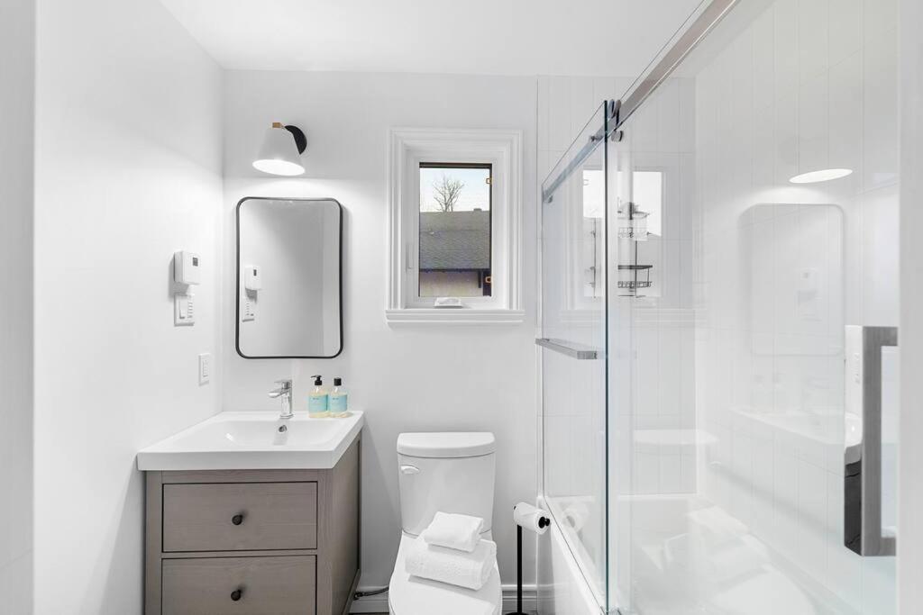 Cozy & Simple With Views Of Mont-Tremblant