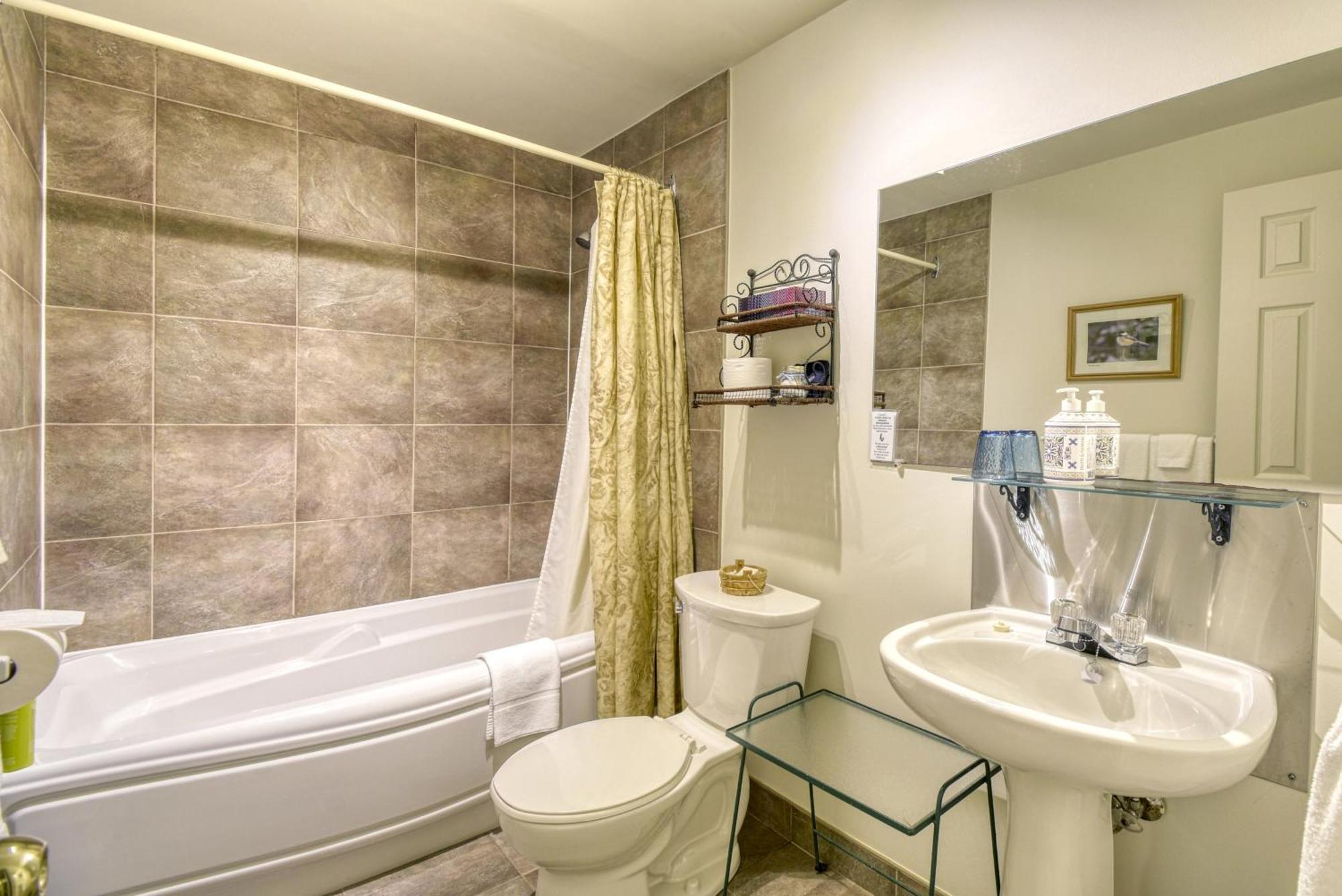 Auberge Le Lupin-Self Check-In 3* Mont-Tremblant