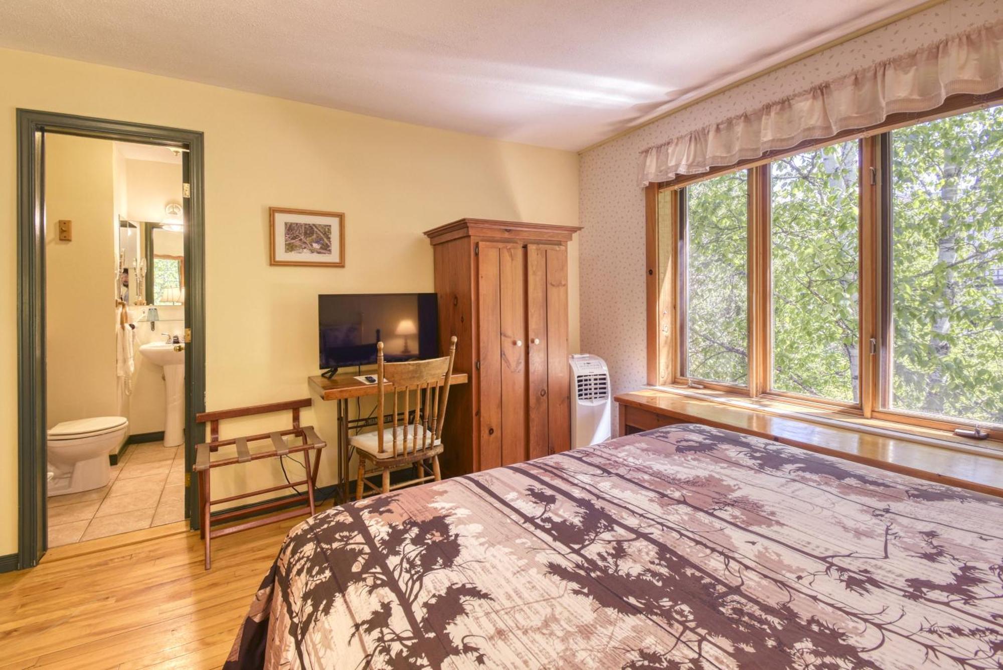 Inn Auberge Le Lupin-Self Check-In Mont-Tremblant