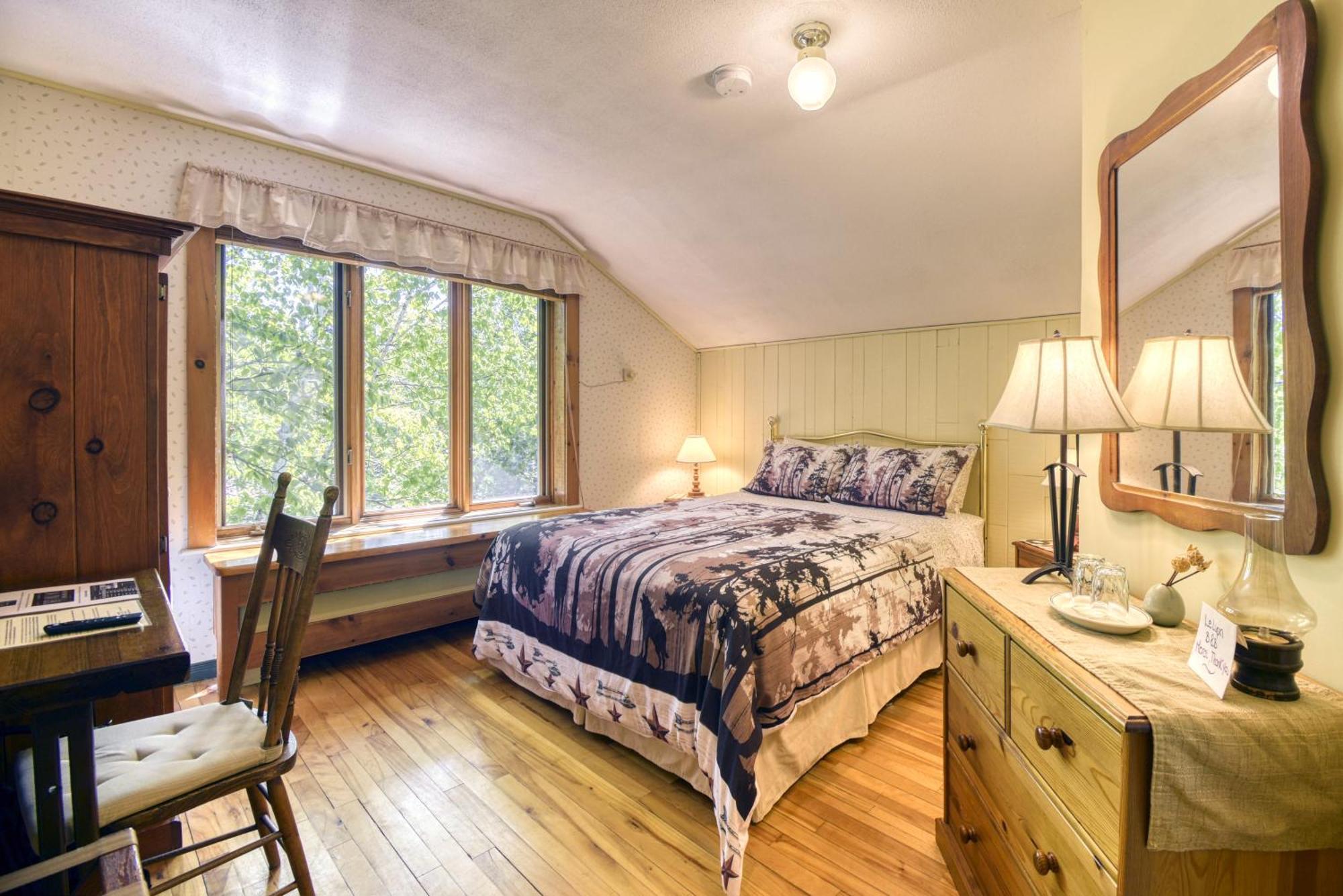 Auberge Le Lupin-Self Check-In 3* Mont-Tremblant