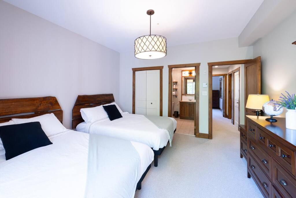 Apartment Les Eaux Tremblant - Luxury With Pool & And Ac Mont-Tremblant