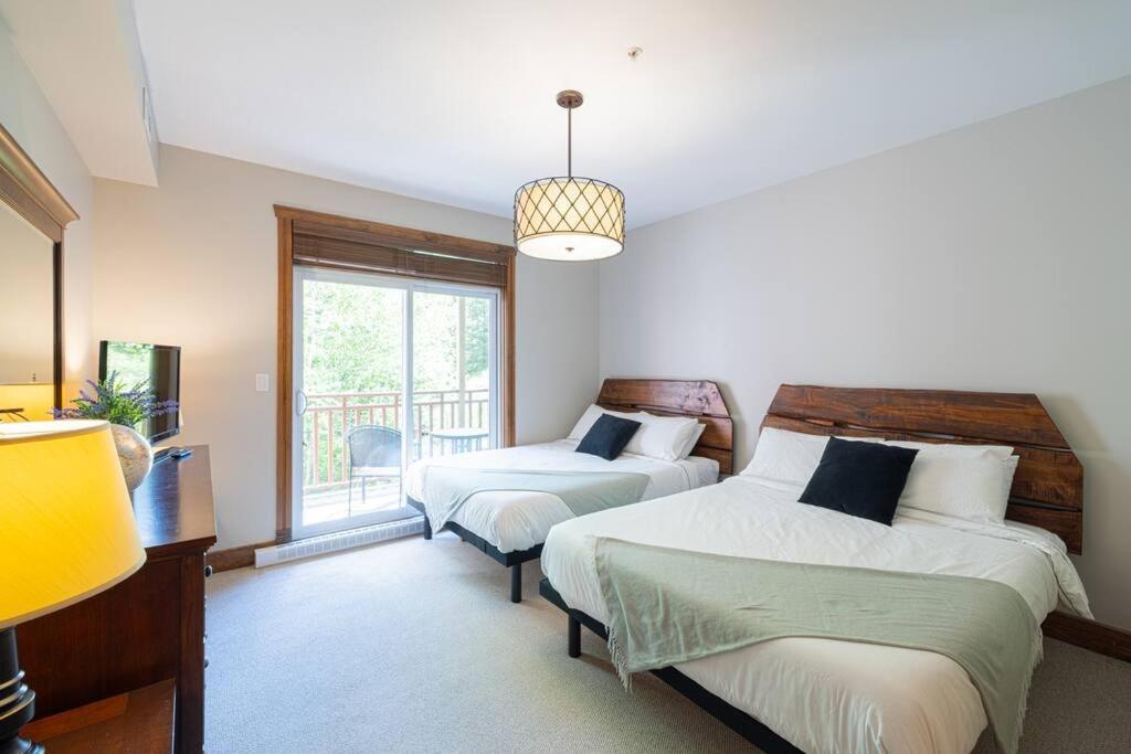 Les Eaux Tremblant - Luxury With Pool & And Ac Apartment Mont-Tremblant