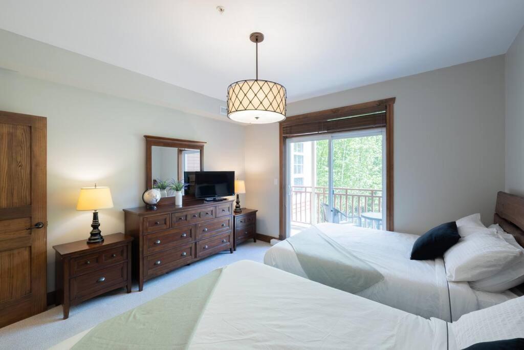 Apartment Les Eaux Tremblant - Luxury With Pool & And Ac Mont-Tremblant