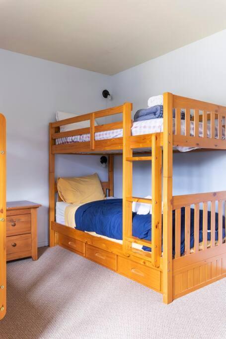 Holiday home Tremblant Classic La Bete Golf Course